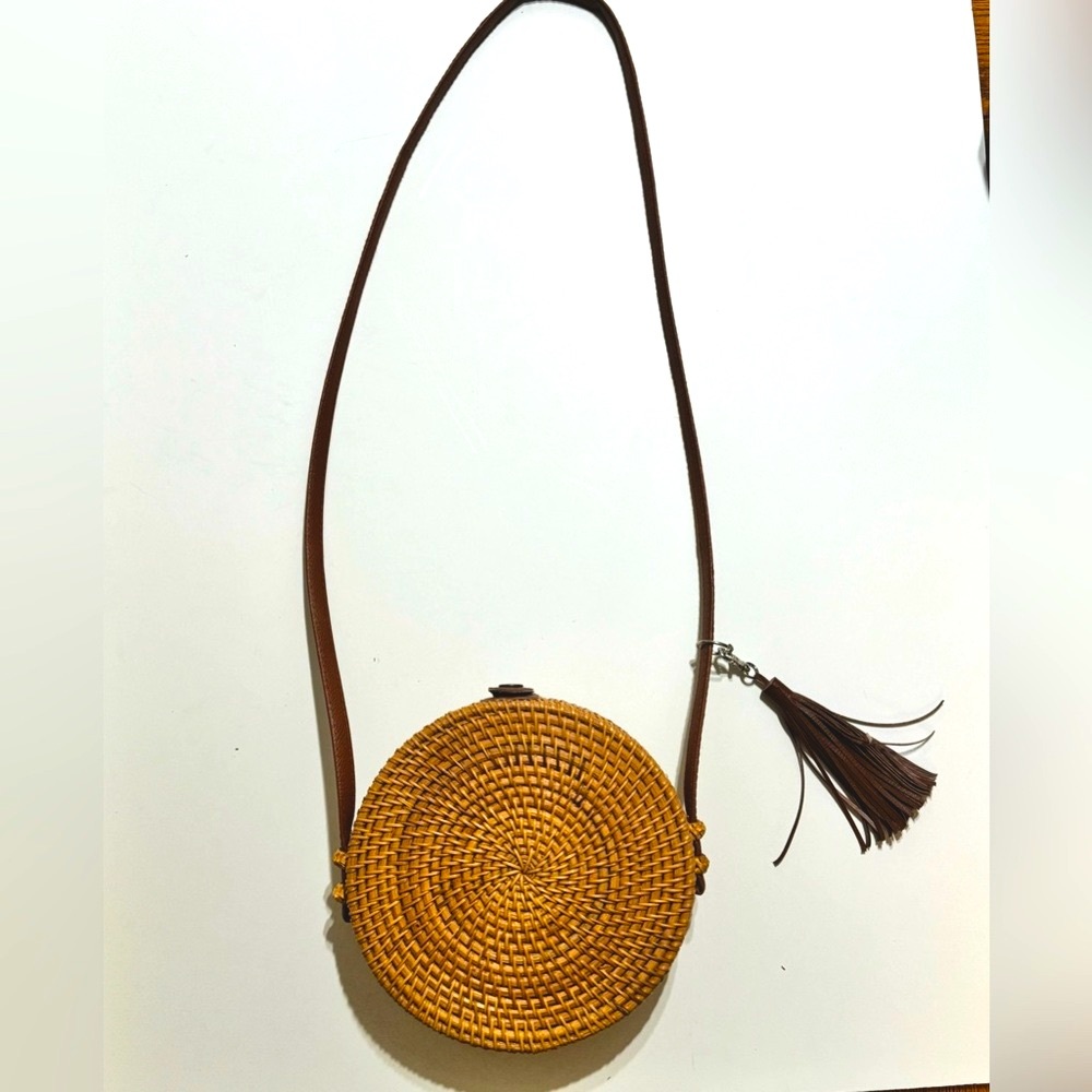RATTAN CIRCLE CROSSBODY BAG WICKER ROUND PURSE Handcrafted